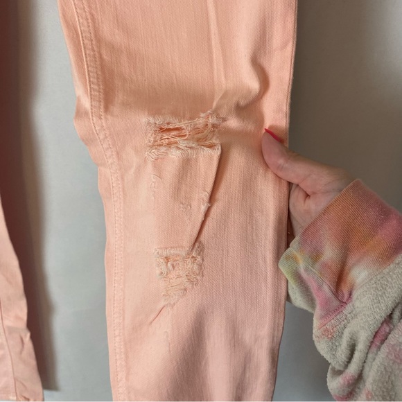Rag & Bone Mid Rise Distressed Skinny Jeans in Washed Baby Pink Size 26 - Picture 6 of 16